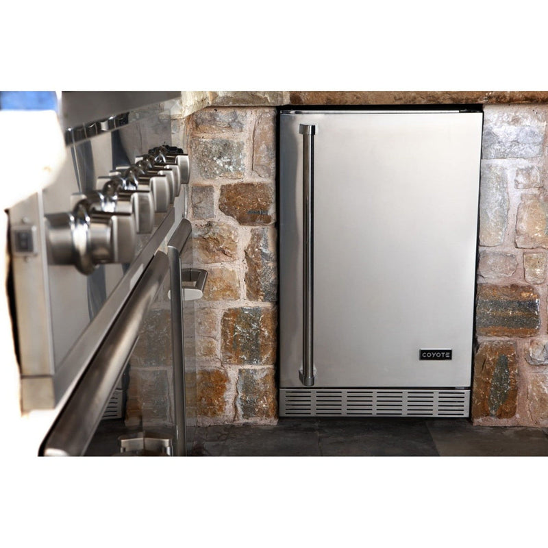 Coyote 21-inch Outdoor Refrigerator With Right Hinge CBIR-R Refrigerators CBIR-R Flame Authority