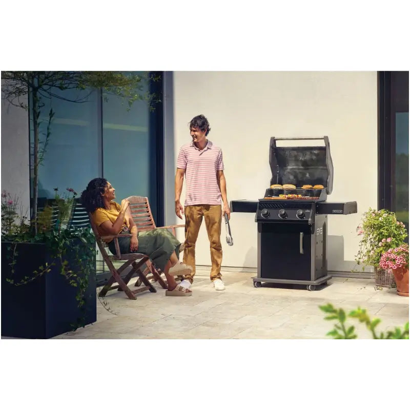 Napoleon Rogue® 425 Gas Grill with Cast Iron Grates – Black Grills Flame Authority