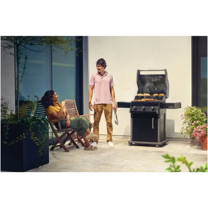 Napoleon Rogue® 425 Gas Grill with Cast Iron Grates – Black Grills Flame Authority